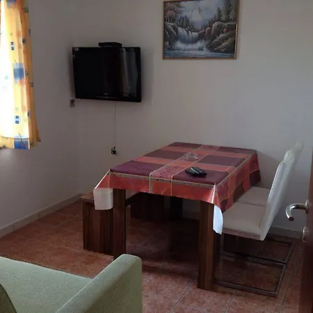 2br Hedvig Jadranovo