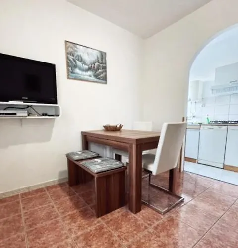 2br Hedvig Lejlighed *