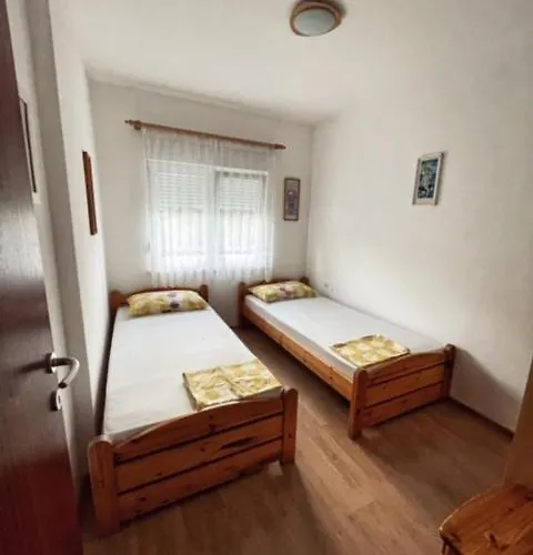 2br Hedvig شقة *